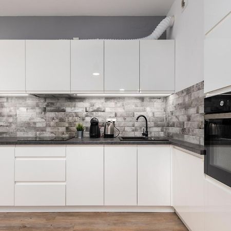 Rakowska 14A 1 Bedroom By Homeprime Varsó Kültér fotó