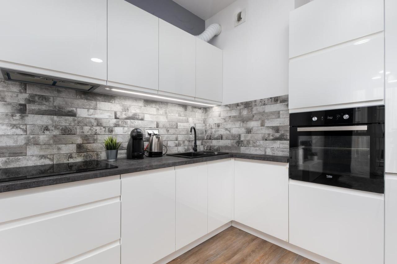 Rakowska 14A 1 Bedroom By Homeprime Varsó Kültér fotó